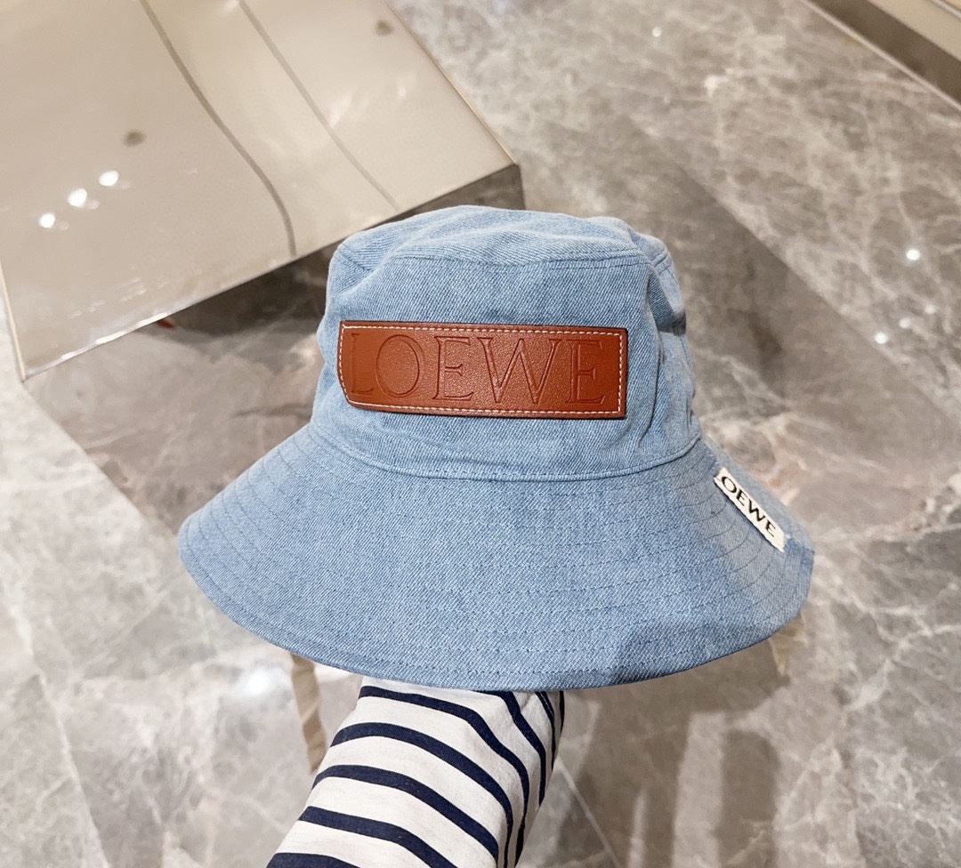 Loewe Caps